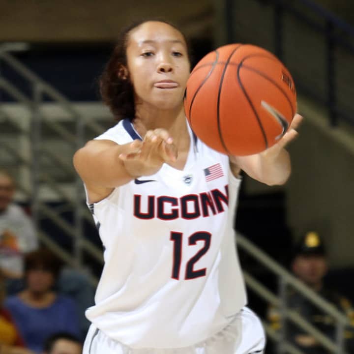 Ossining&#x27;s Saniya Chong scored 12 points for the University of Connecticut Saturday in an 86-29 win over Cincinnati.
