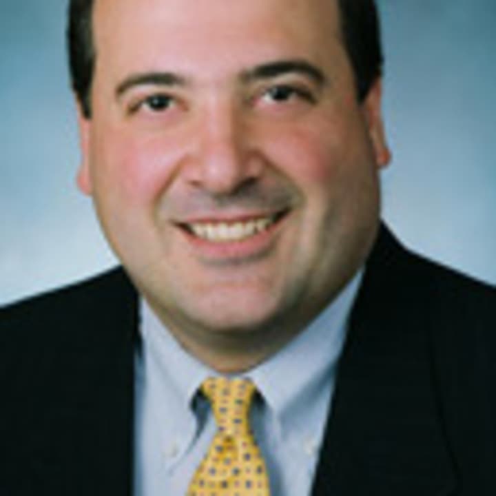 Robert Granata of Stamford-based First County Bank has been named one of the &quot;New Leaders in Banking&quot; for 2014 by the Connecticut Bankers Association and The Warren Group.