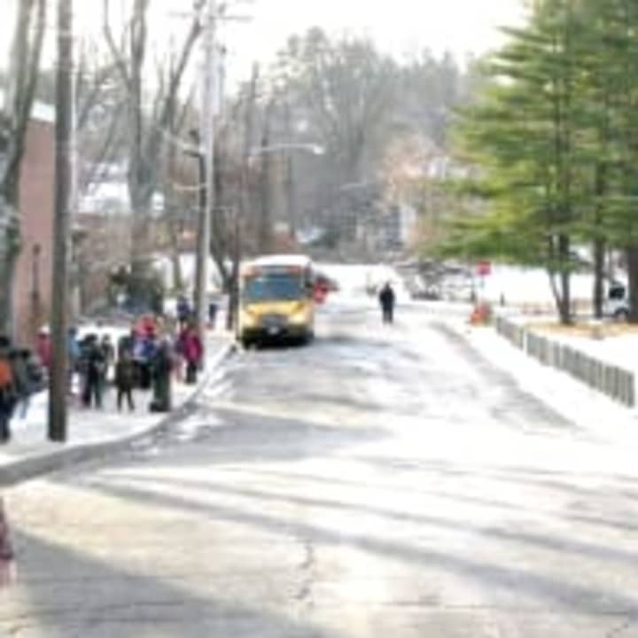 There is congestion on Siwanoy when students need to get picked up in Eastchester.