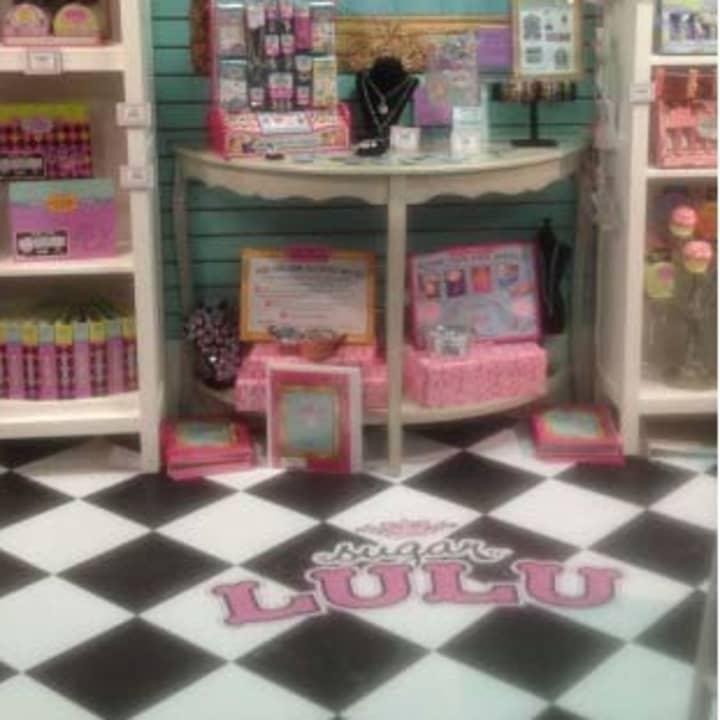 Norwalk&#x27;s Shari Kaufman has shipped display-ready Sugar Lulu kiosks to stores across the U.S.