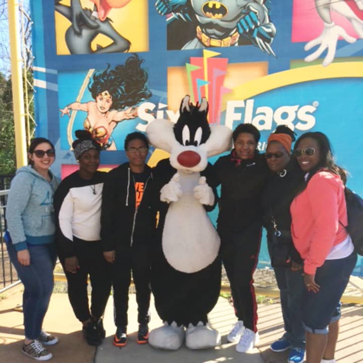 Family &amp; Childrens Agency staff and Specialized Foster Care youth make a stop at Six Flags on the Agencys first youth college tour.