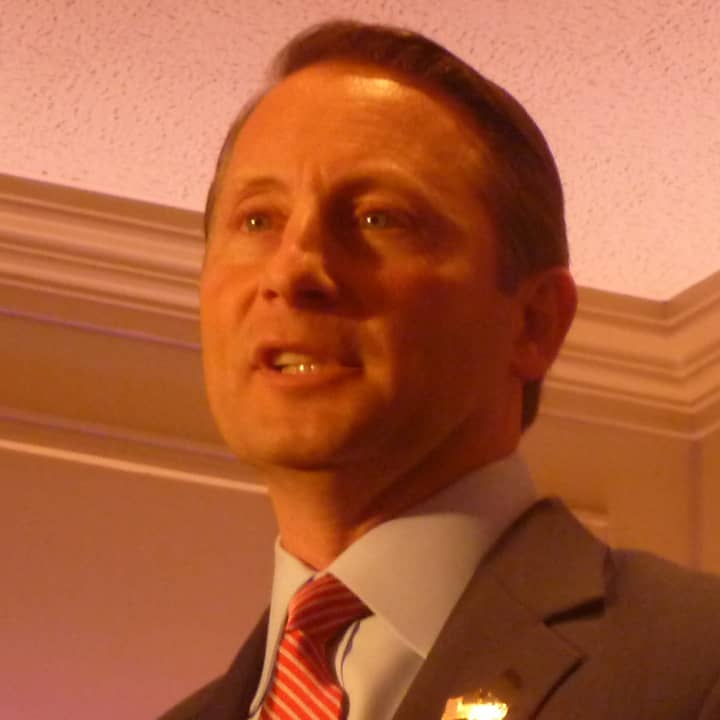 Rob Astorino submitted the required signatures to have &quot;Stop Common Core&quot; on the November ballot. 