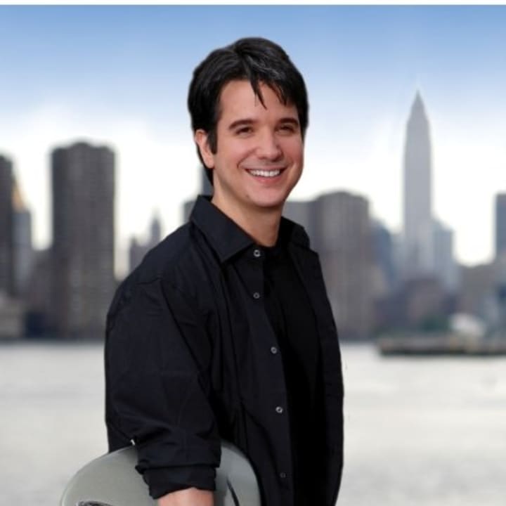 Gil Parris, an Ardsley native and Grammy-nominated guitarist, will play at Yonkers&#x27; Ampitheatre. 