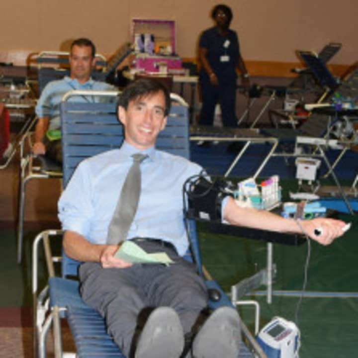 New Rochelle Mayor Noam Bramson donated blood as part of Volunteer New York!&#x27;s service activities.