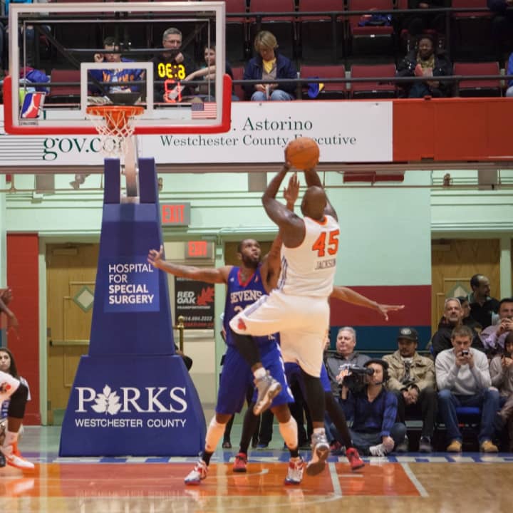 Rye and Eastchester varsity basketball teams will face off before the Westchester Knicks game Wednesday. 