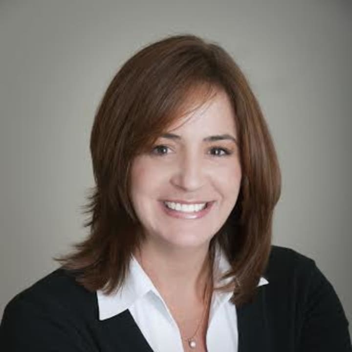 Tracy Isaacs is a licensed associate real estate broker.