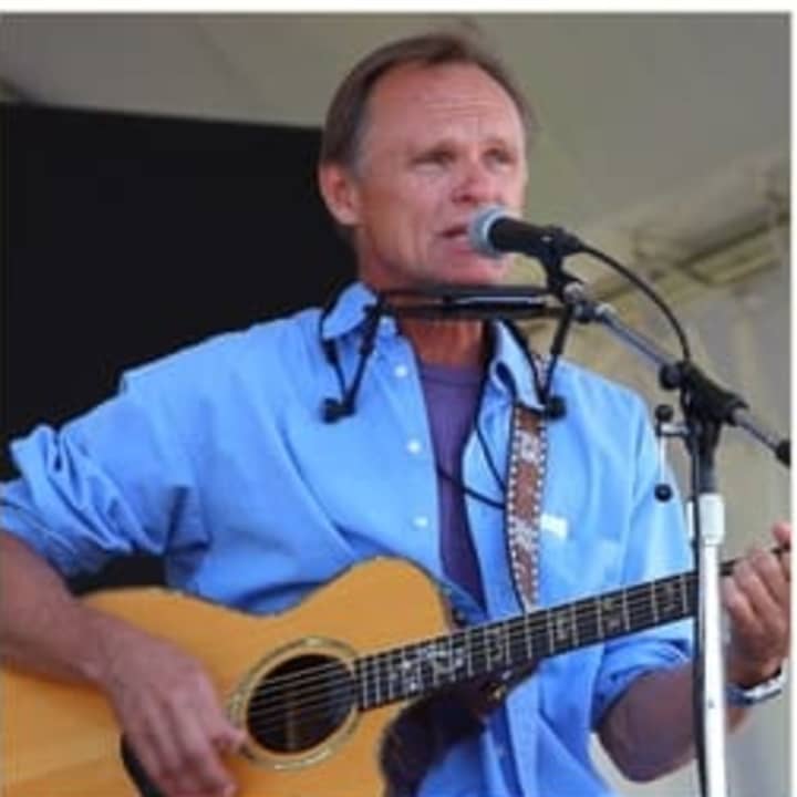 Musician Jonathan Edwards, singer and songwriter of &#x27;Sunshine (Go Away Today)&#x27; hit from the early 1970&#x27;s will perform live in Kiernan Hall in a special fundraiser for Greenwich Audubon.