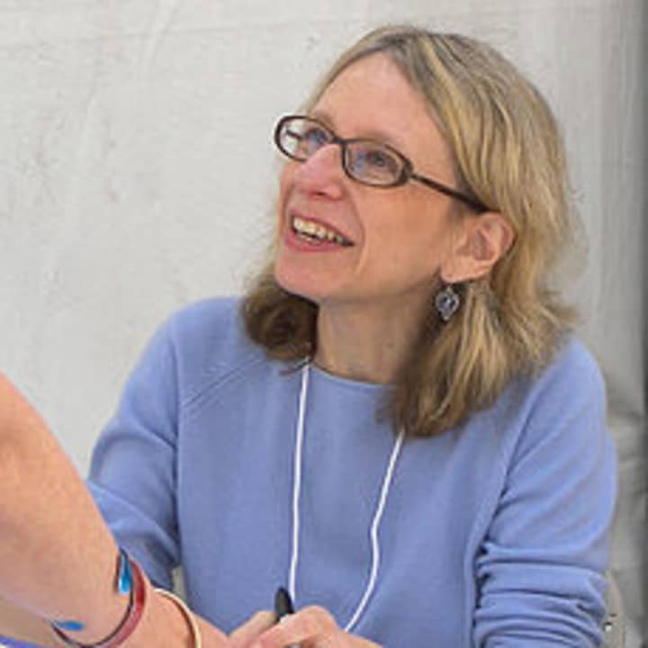 Ridgefield resident and New Yorker cartoonist Roz Chast received the Heinz Award in the Arts &amp; Humanities category April 23.