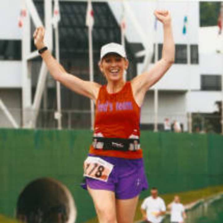 Norwalk&#x27;s Debbie Moran will run her 10th marathon on Sunday at the New York City Marathon.