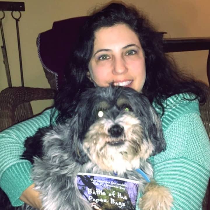 The Crumbles Chronicles: Tails of a Nervous Dog by Laura Scott Schaefer of Briarcliff Manor has been honored by the Moms Choice Awards.