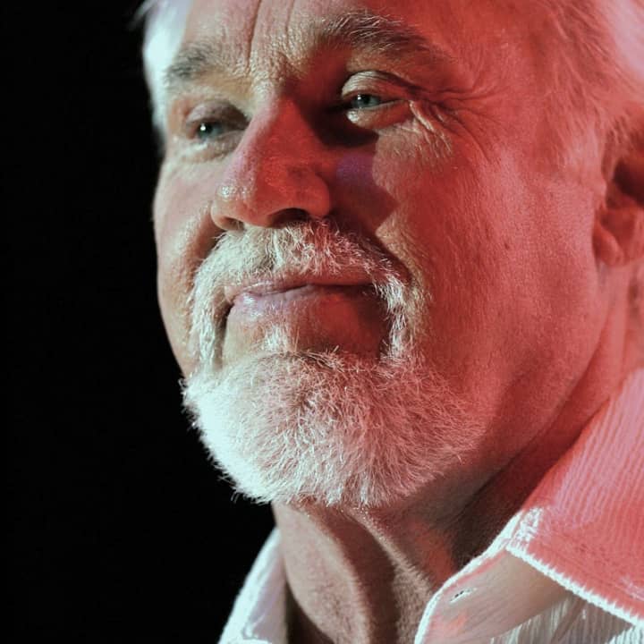 Iconic country music singer Kenny Rogers will play the Empire City Casino at Yonkers Raceway on July 19.