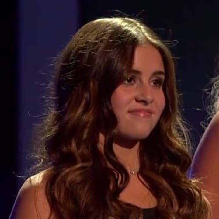 Mamaroneck teenager Carly Rose Sonenclar returns to &quot;X Factor&quot; on Wednesday to sing for a spot in the Top 2.