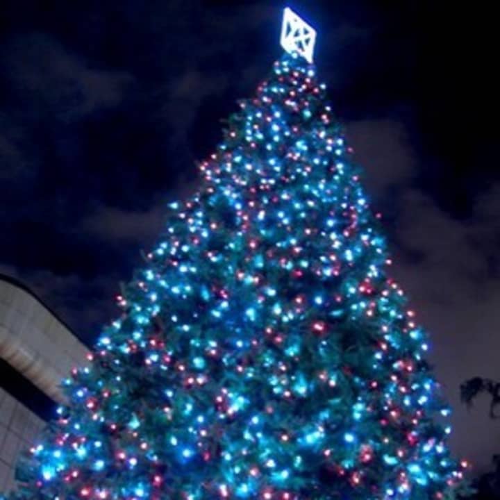 Send us your photos of Christmas lights, Mount Kisco!