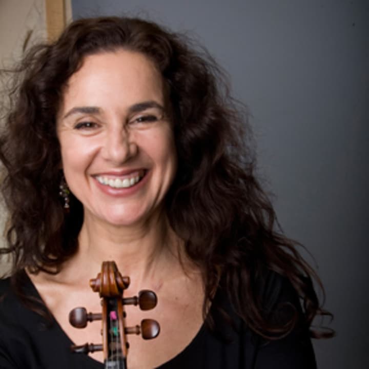 Elektra Kurtis-Stewart, a faculty member at the Hoff-Barthelson Music School in Scarsdale, will play a concert on Friday.
