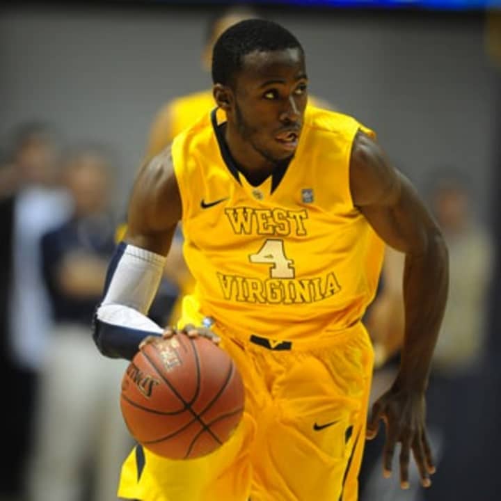 Mount Vernon native Jabarie Hinds will be leaving the West Virginia basketball team.