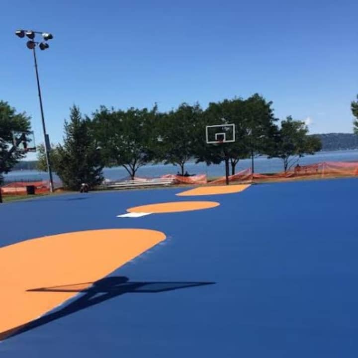The Westchester Knicks are refurbishing a court in Irvington.