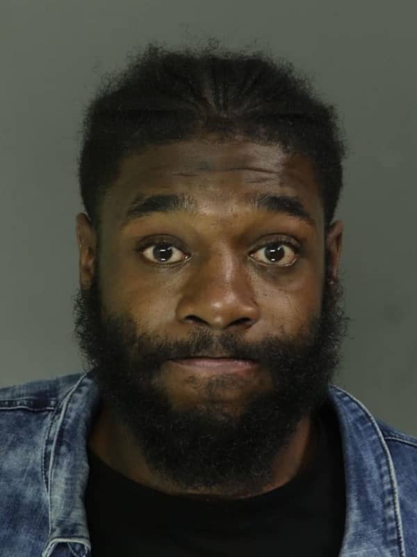 Police: Newark Man With Loaded Gun Ran From Officer