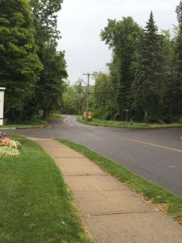 Ridgefield Installs New Stop Sign On Farmingville Road
