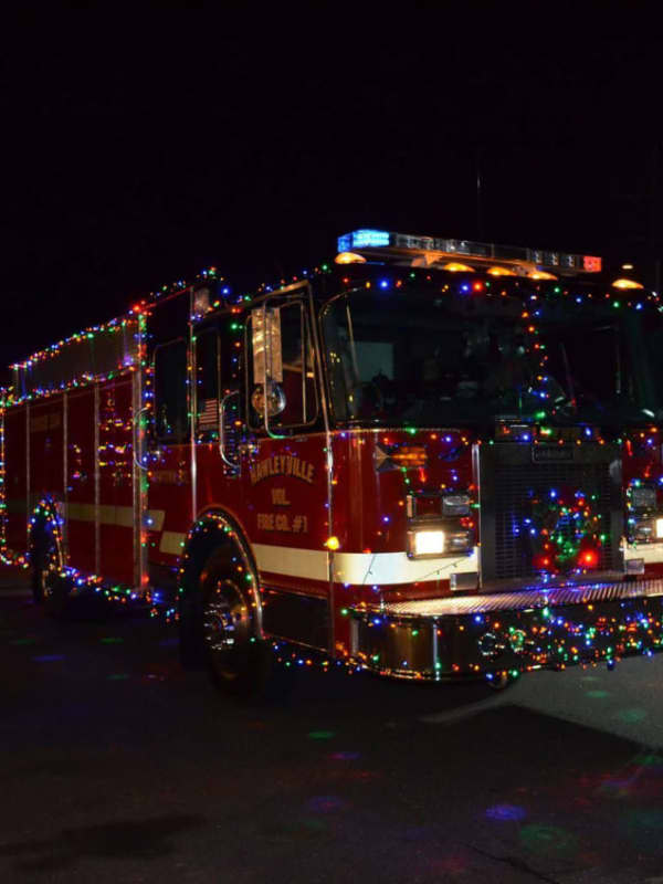 Newtown's Hawleyville Firehouse Hosts Annual Holiday Light Show