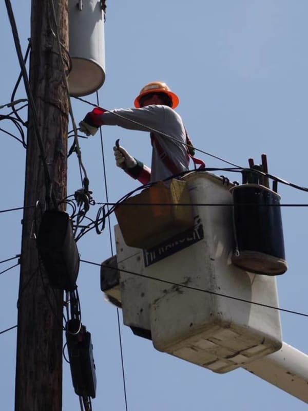 Thousands Still Without Power In Orange County