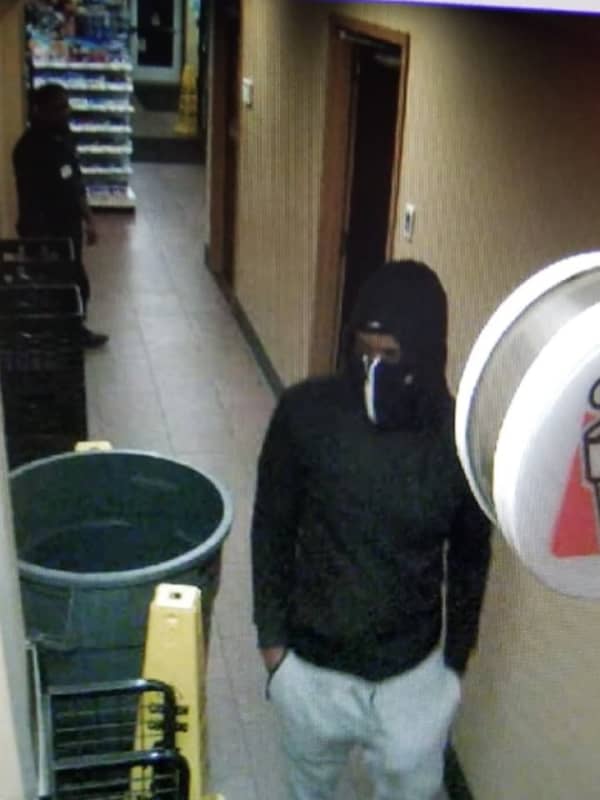 Suspect On Loose After Armed Robbery At Rest Area Businesses On Merritt Parkway