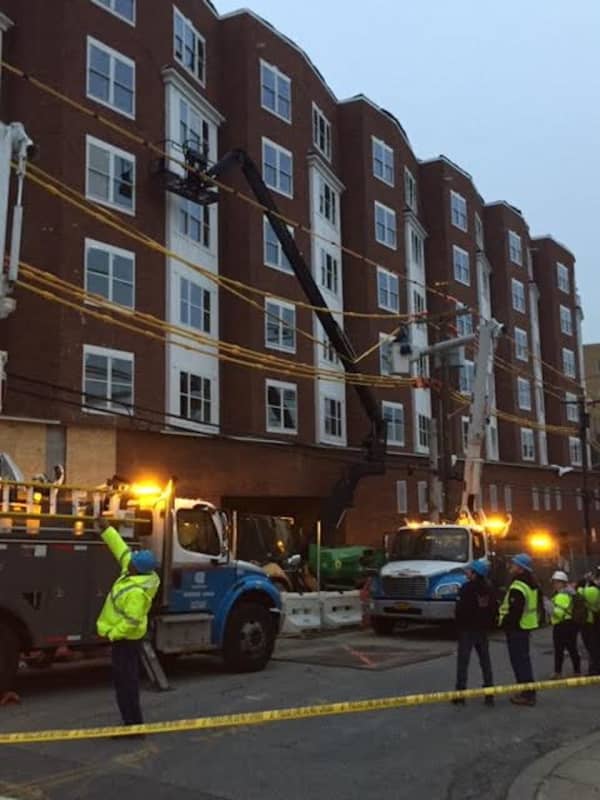 Worker On Lift Dies After Striking Power Lines In New Rochelle