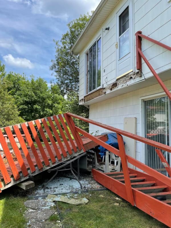 Man Injured In Deck Collapse At Rockland Home, Police Say
