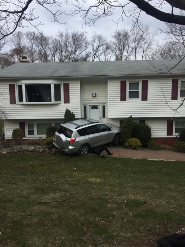 New Driver Crashes Into Airmont Home