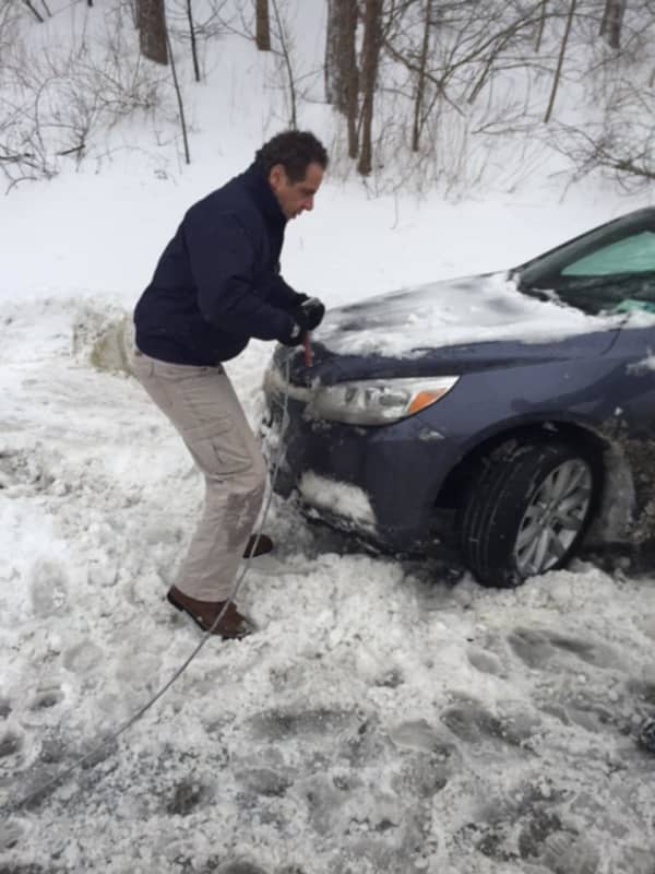 BQE Incident Third Time In Four Years Staffers Have Photographed Cuomo Aiding Stranded Motorist