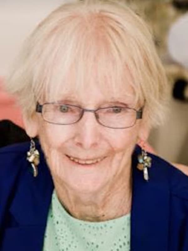 Aileen Carey Becker, 87, Former Norwalk Resident