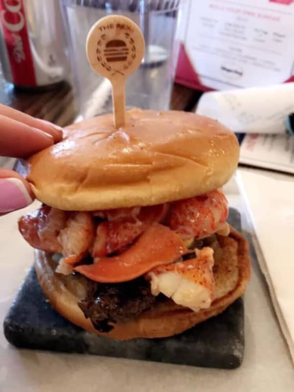 The Rex Burger & Lobster Offers A Different Kind Of Dining Experience In Mineola
