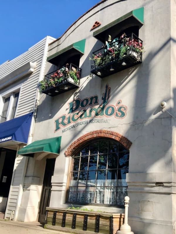 Popular Long Island Mexican/Spanish Main Street Mainstay Closing
