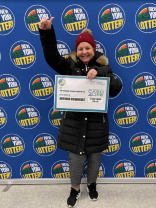 New York Woman Claims $1,000 A Week For Life Lottery Prize