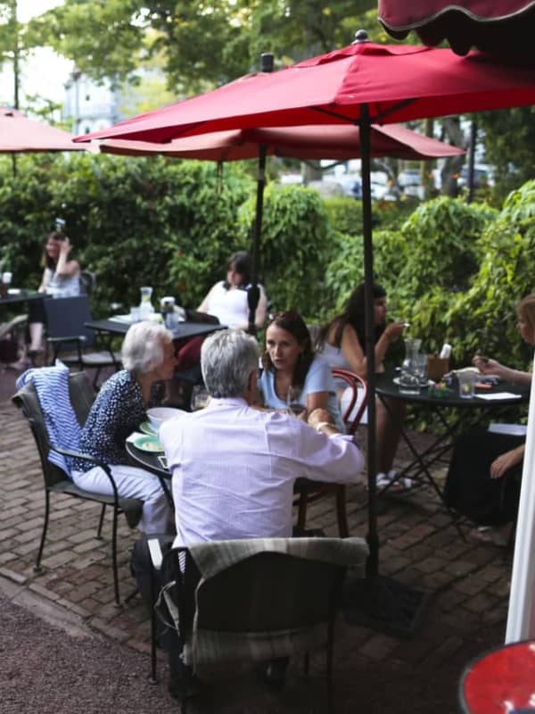 Nyacks' Art Cafe Vies For Win In DVlicious Outdoor Dining Contest
