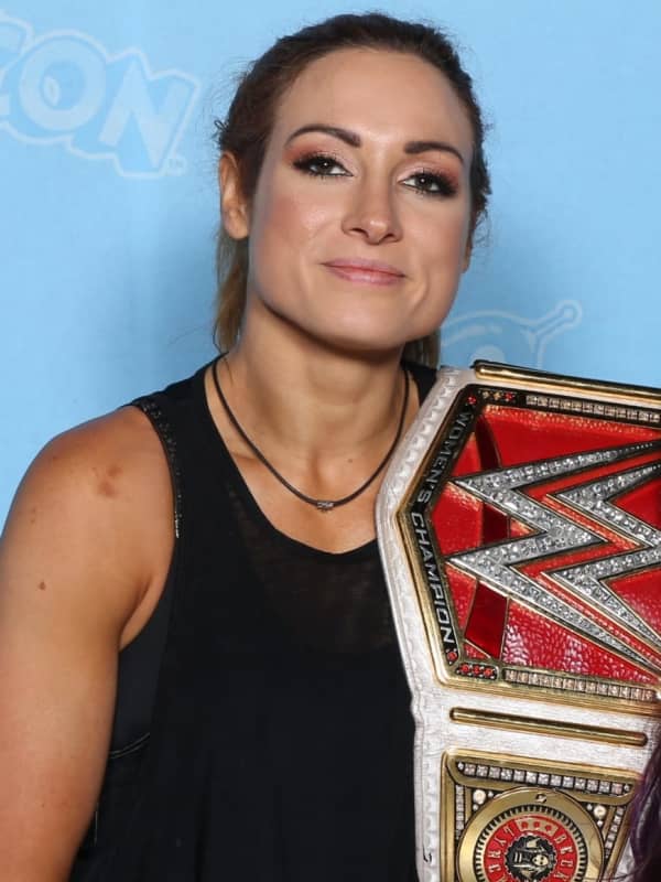 Meet 'The Man': 6X WWE Champ Becky Lynch Signing Books In New Jersey