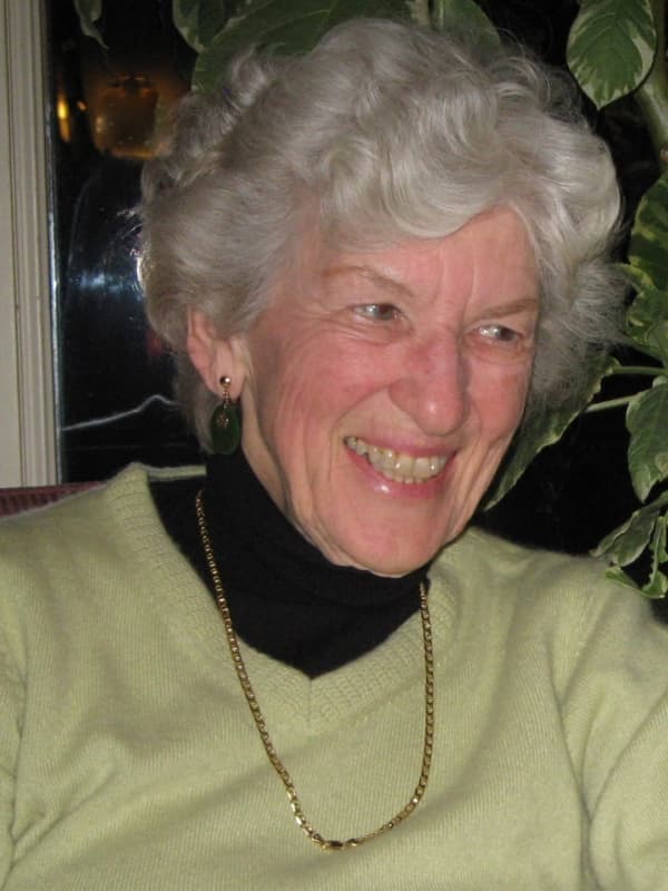 Familiar Face At Mahwah Public Library Carolyn Sengstacken Dies, 92