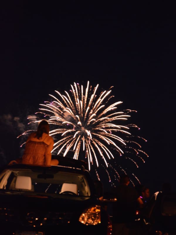 Where To Watch: Fireworks Displays Will Sizzle In Fairfield