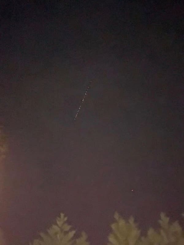 Those UFOs You Saw Saturday Night Were Actually Elon Musk's Starlink Satellites