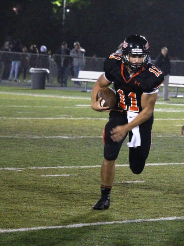 Hasbrouck Heights Crushes Cresskill 34-6 In Key NJIC Matchup