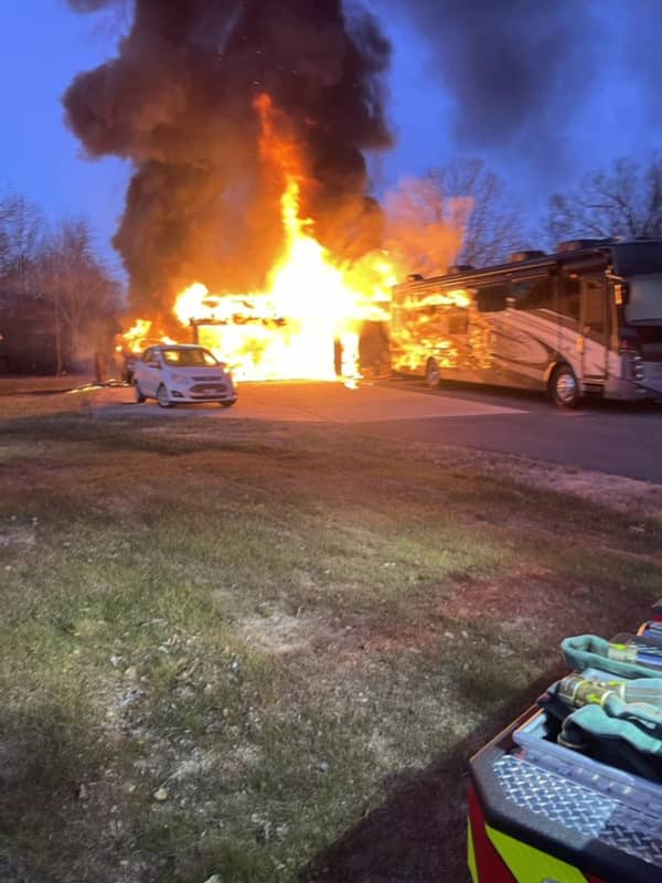 Fast-Moving Fire Quickly Corralled In Howard County