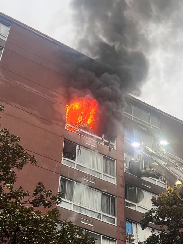 One Dead, Firefighter Injured Battling Blaze At Northwest DC Apartment Building (UPDATED)