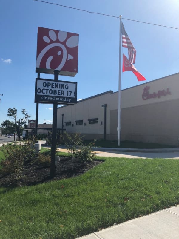 Locally Owned Chick-fil-A To Open In Westbury