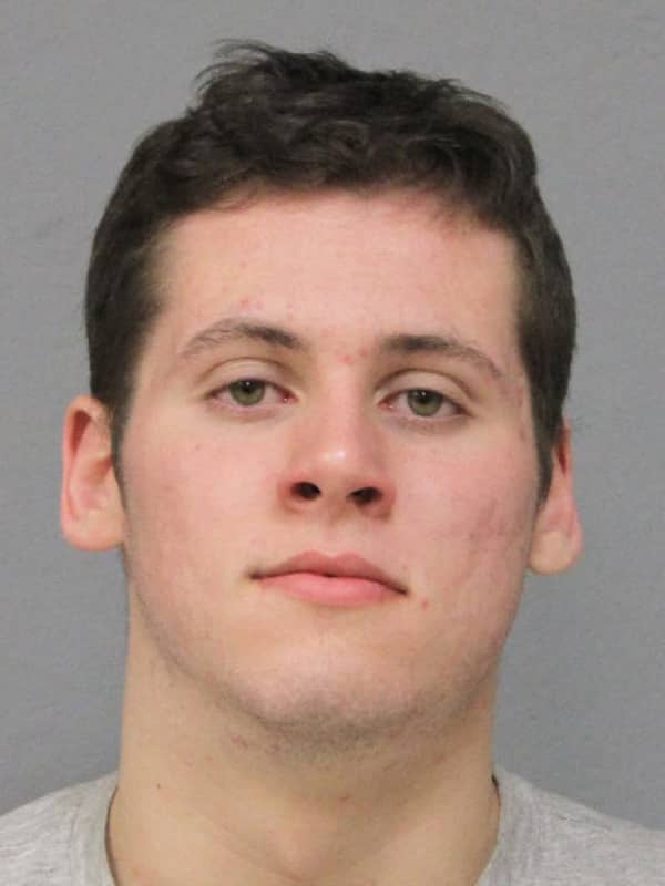 20-Year-Old Accused Of Assaulting Officer During Long Island Traffic Stop