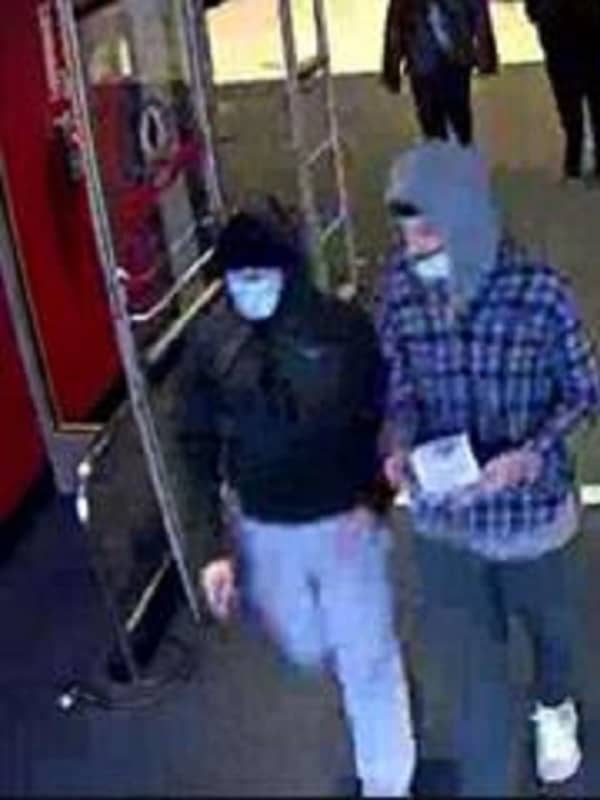 Police Search For Duo Accused Of Using Stolen Credit Card At LI Target