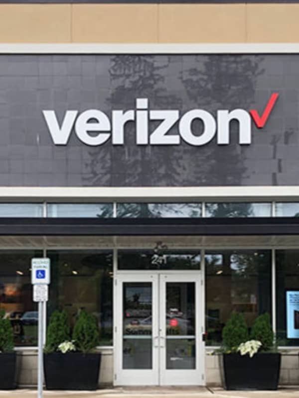 Duo Nabbed For Stealing Cell Phones From Bedford Hills Verizon Store