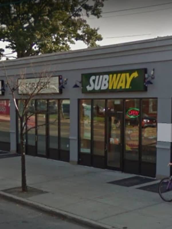 Suspect On Loose After Armed Robbery At Long Island Subway Shop