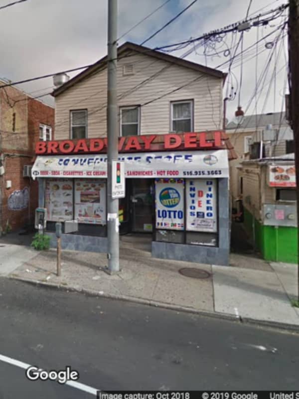 Police Search For Suspect Who Stabbed Two Men Outside Nassau Deli
