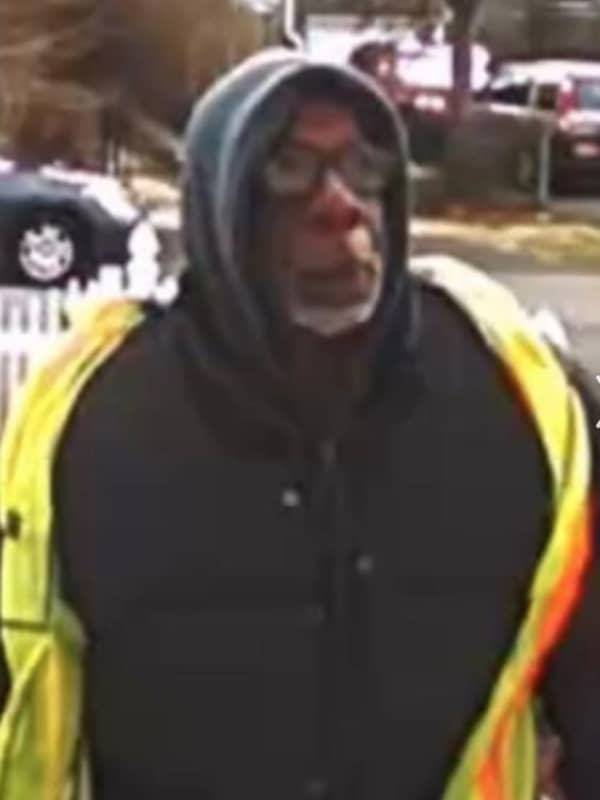 Porch Pirate Caught On Camera Stealing Packages In Mount Vernon