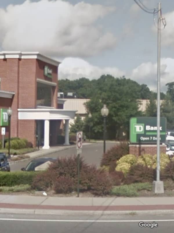 Man, Woman Nabbed For Robbing Long Island Bank