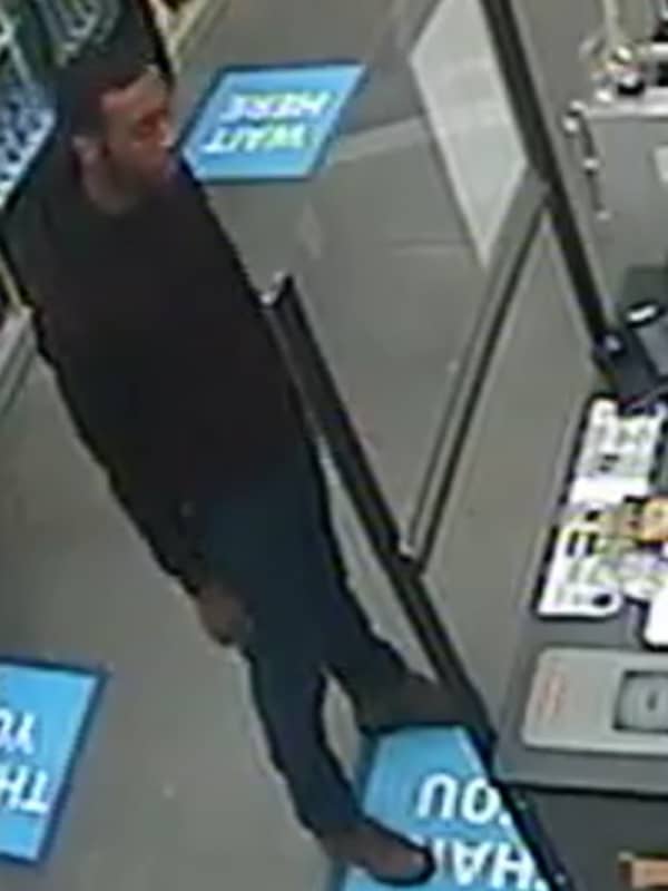 Man Wanted For Using Stolen Credit Cards At Multiple Locations On Long Island